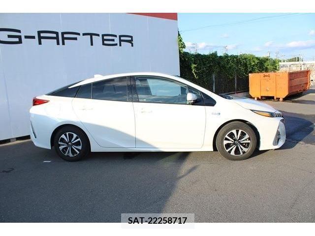 Toyota PRIUS PHV 2017-06 376979-6