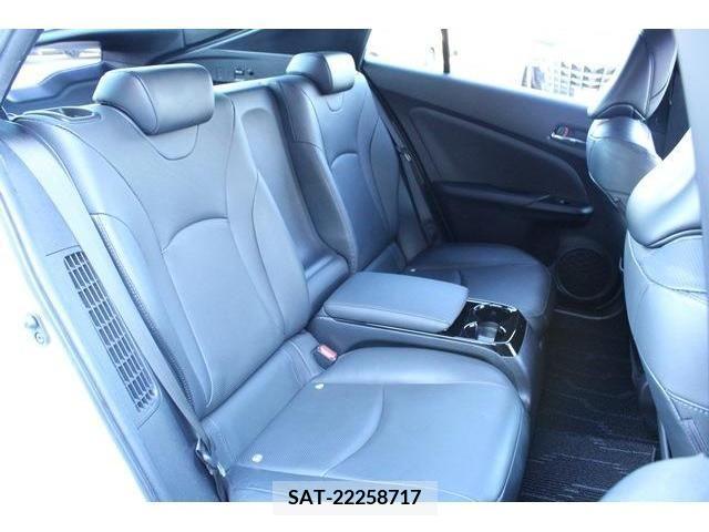 Toyota PRIUS PHV 2017-06 376979-13