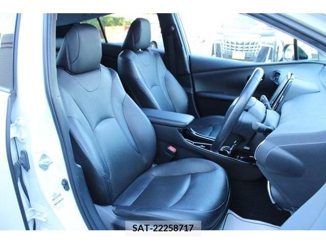 Toyota PRIUS PHV 2017-06 376979-12