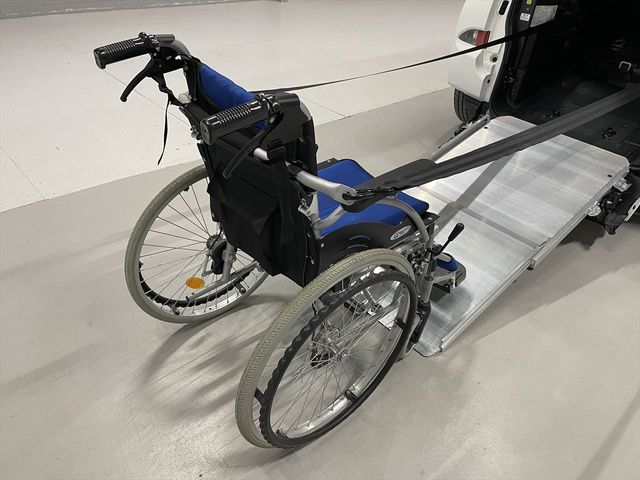 Toyota RACTIS 2011-10 14960-4