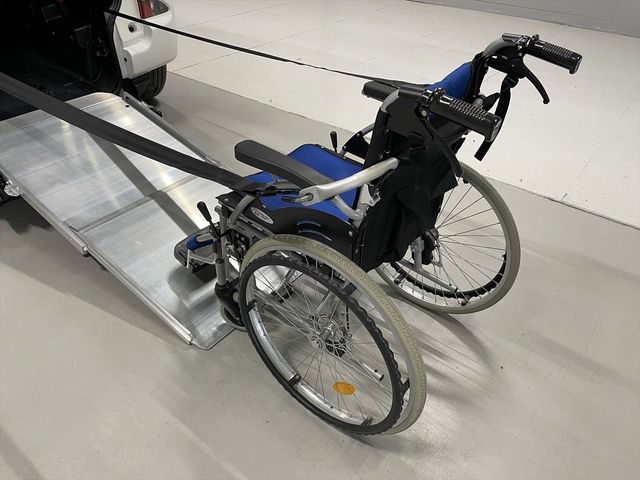 Toyota RACTIS 2011-10 14960-6
