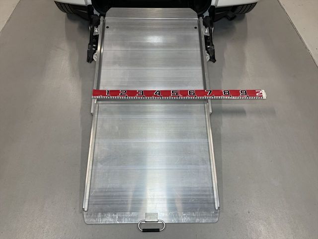Toyota RACTIS 2011-10 14960-3