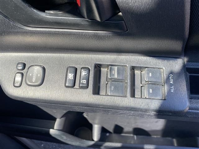 Toyota NOAH 2012-02 27748-23