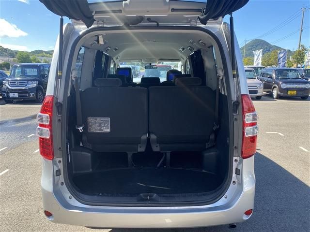 Toyota NOAH 2012-02 27748-6