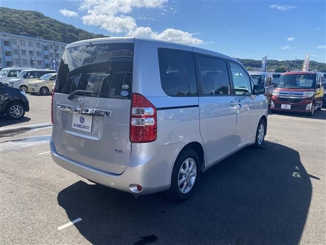 Toyota NOAH 2012-02 27748-2