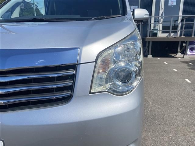 Toyota NOAH 2012-02 27748-8