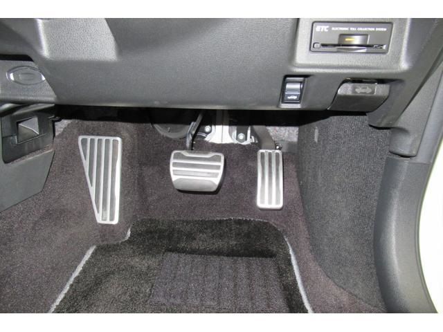 Nissan GT-R 2008-06 10991-16