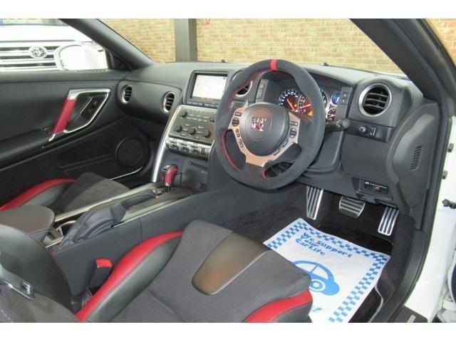 Nissan GT-R 2008-06 10991-3