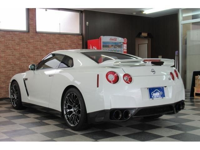 Nissan GT-R 2008-06 10991-1