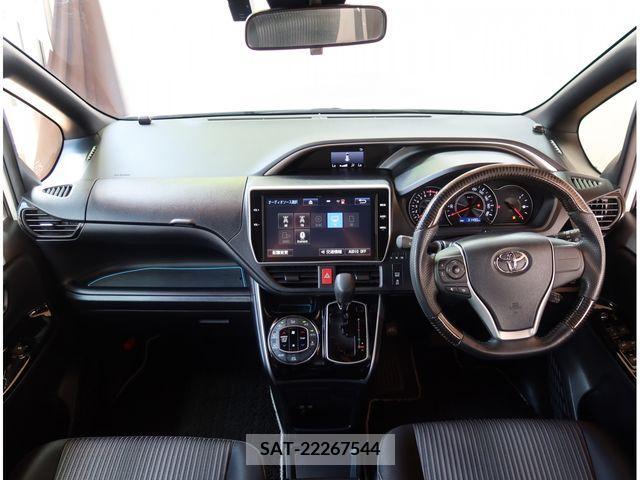 Toyota VOXY 2017-12 289141-5