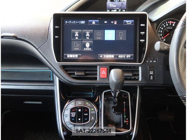 Toyota VOXY 2017-12 289141-6