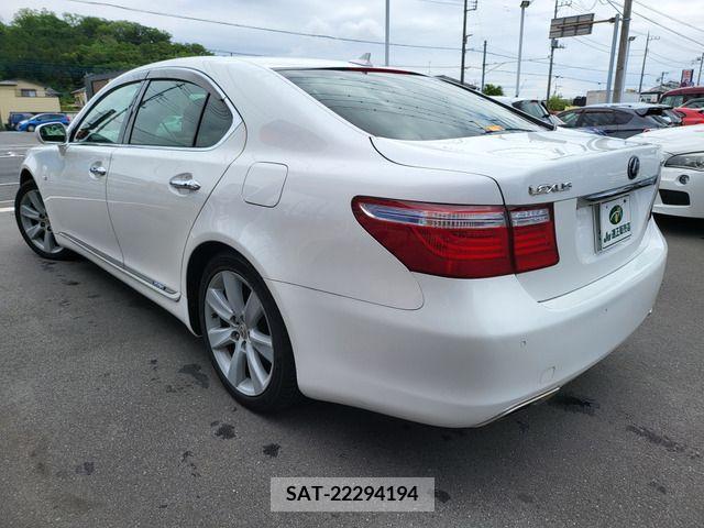 Lexus LS 2008-01 388130-1