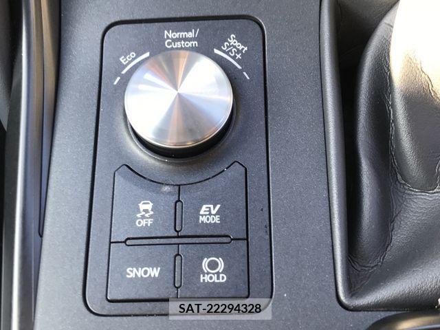 Lexus IS 2022-07 388129-21