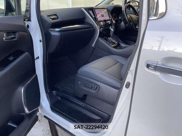 Toyota ALPHARD 2021-10 215924-18