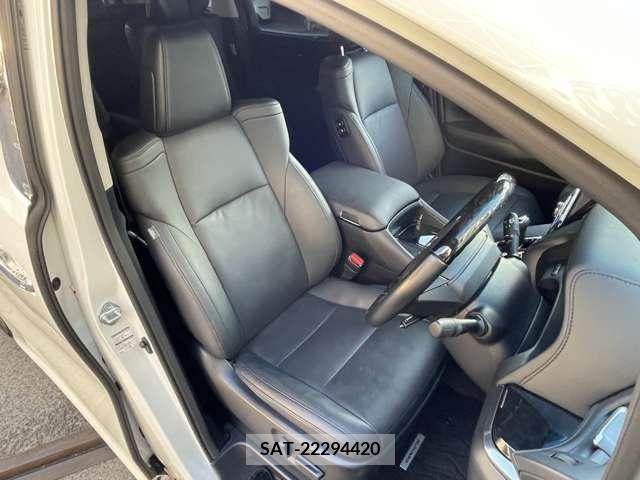 Toyota ALPHARD 2021-10 215924-13