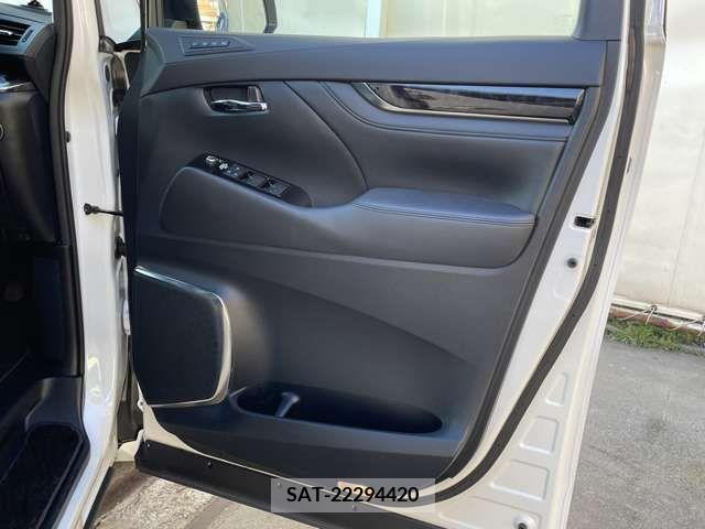 Toyota ALPHARD 2021-10 215924-11