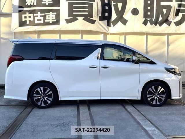 Toyota ALPHARD 2021-10 215924-7