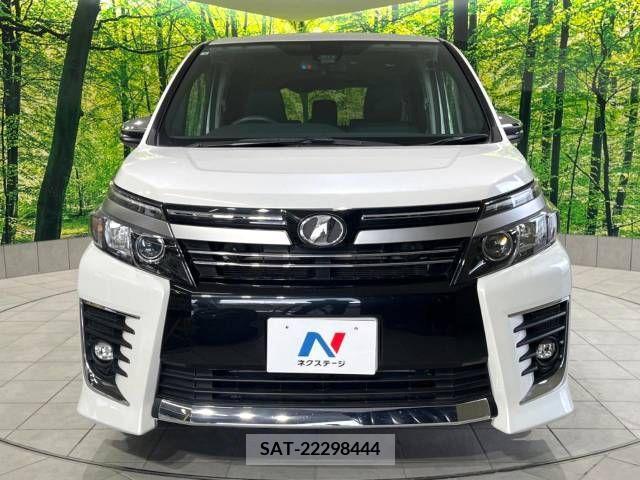 Toyota VOXY 2016-08 210849-15