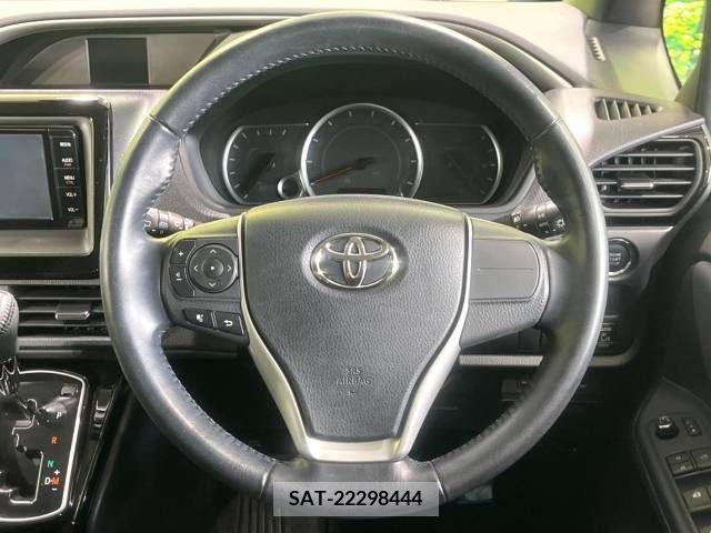 Toyota VOXY 2016-08 210849-12
