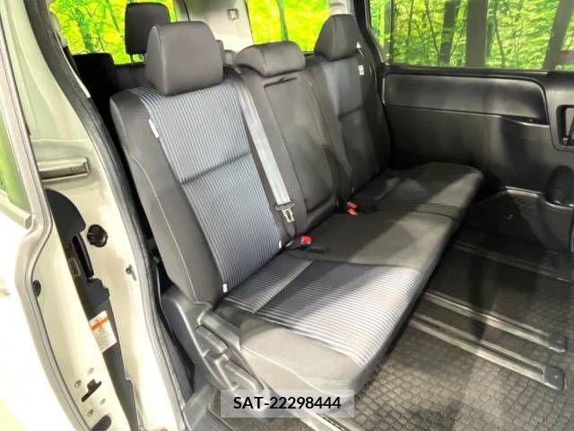 Toyota VOXY 2016-08 210849-9