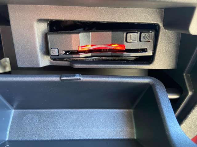Nissan SERENA 2018-08 24807-12