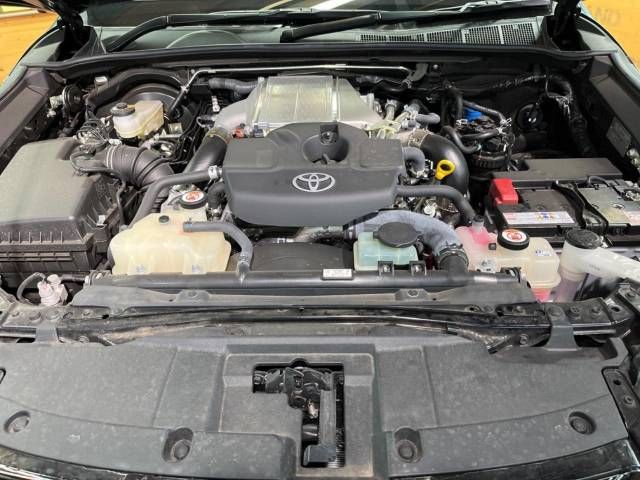 Toyota HILUX 2022-04 193177-18