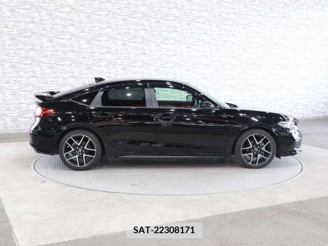 Honda CIVIC 2022-05 357947-11