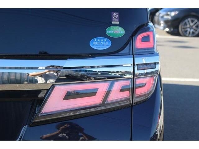Toyota VELLFIRE 2018-08 183652-5