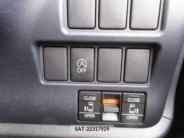 Toyota VOXY 2017-01 226237-7