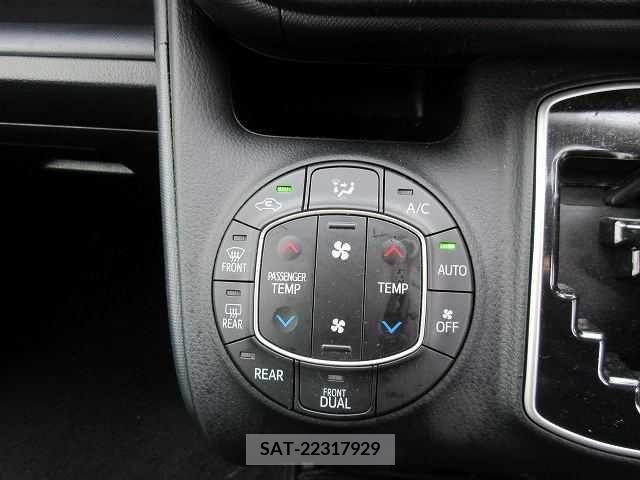 Toyota VOXY 2017-01 226237-6