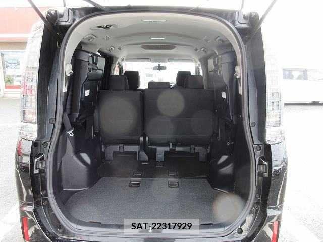 Toyota VOXY 2017-01 226237-16