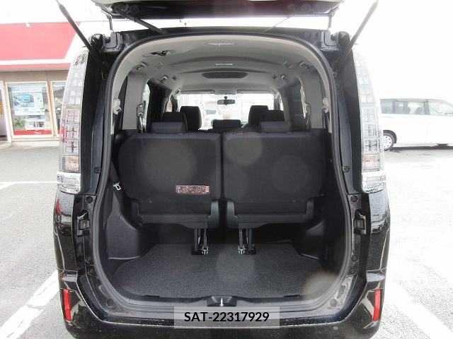 Toyota VOXY 2017-01 226237-15