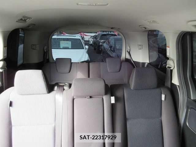Toyota VOXY 2017-01 226237-14
