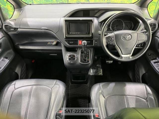 Toyota VOXY 2015-02 289157-1