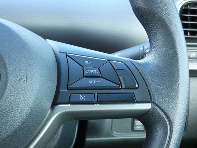 Nissan SERENA 2018-01 6815-15