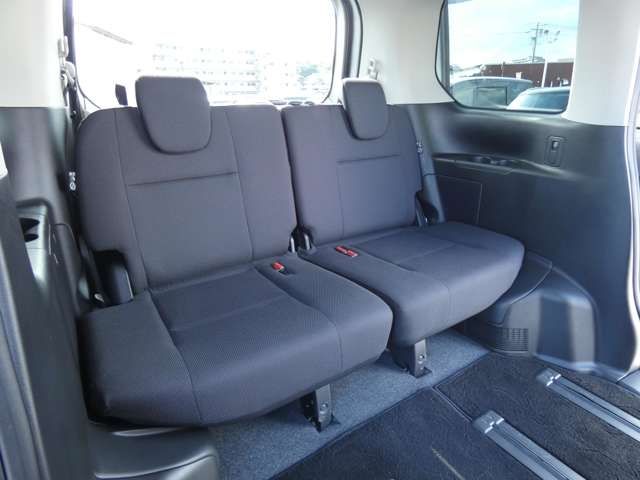 Nissan SERENA 2018-01 6815-26