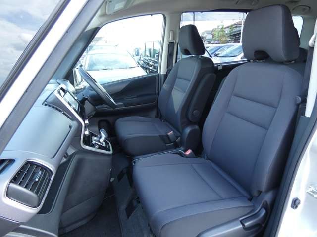 Nissan SERENA 2018-01 6815-22