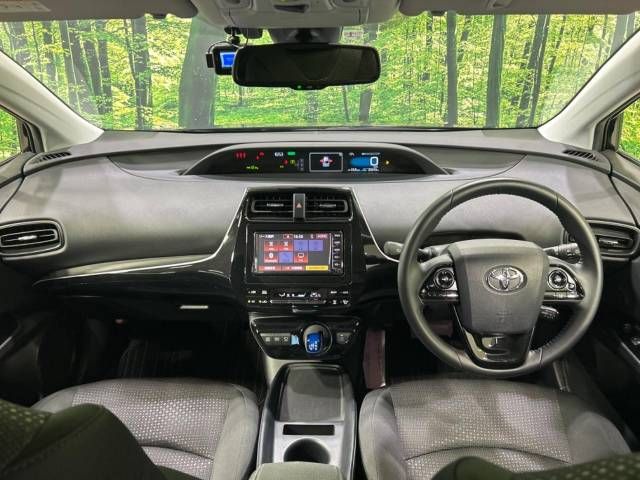 Toyota PRIUS 2021-01 28318-1