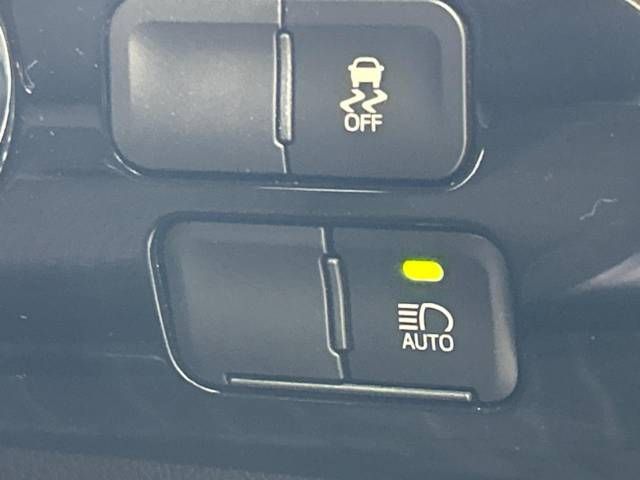 Toyota PRIUS 2021-01 28318-7