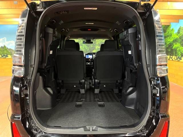 Toyota VOXY 2019-02 196484-11