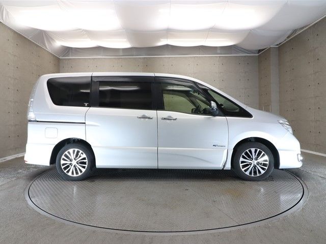 Nissan SERENA 2015-09 11621-22
