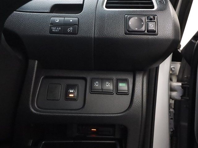 Nissan SERENA 2015-09 11621-12