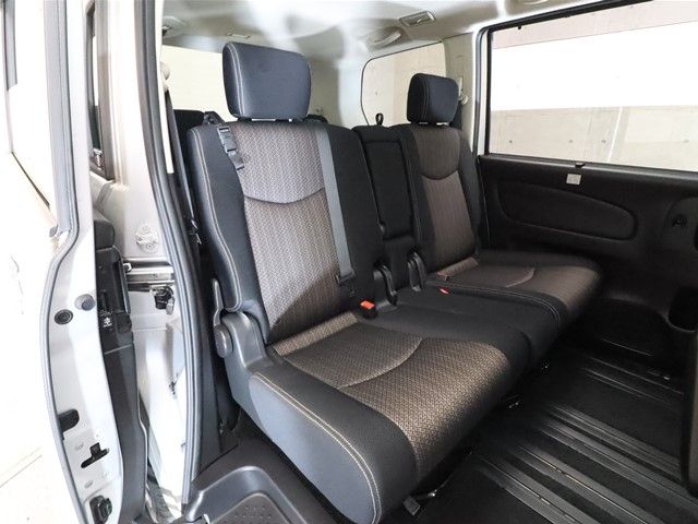 Nissan SERENA 2015-09 11621-4
