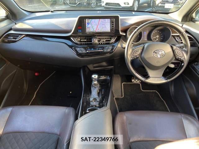 Toyota C-HR 2017-12 209009-1