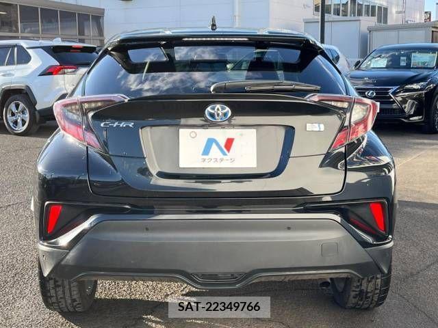 Toyota C-HR 2017-12 209009-15