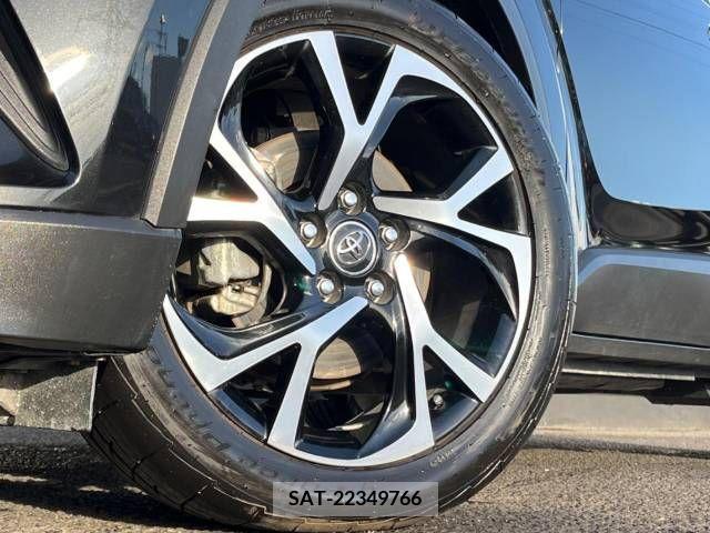 Toyota C-HR 2017-12 209009-13