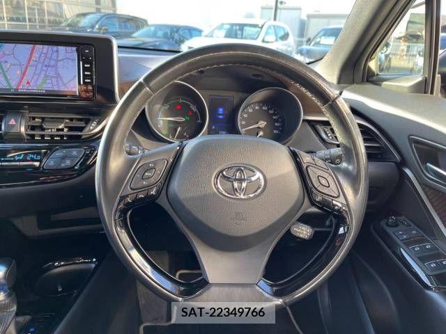 Toyota C-HR 2017-12 209009-11