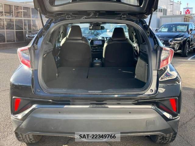 Toyota C-HR 2017-12 209009-10