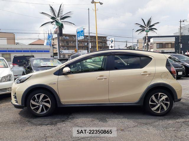 Toyota AQUA 2017-09 395701-8