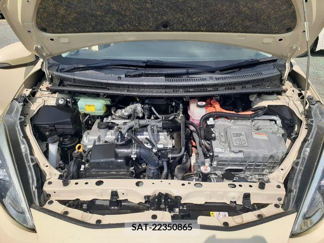 Toyota AQUA 2017-09 395701-14